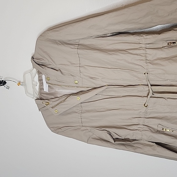 NEW Tahari Macrame Adele Anorak Tailored Glam Trench Coat Summer Fall Designer - Picture 3 of 15